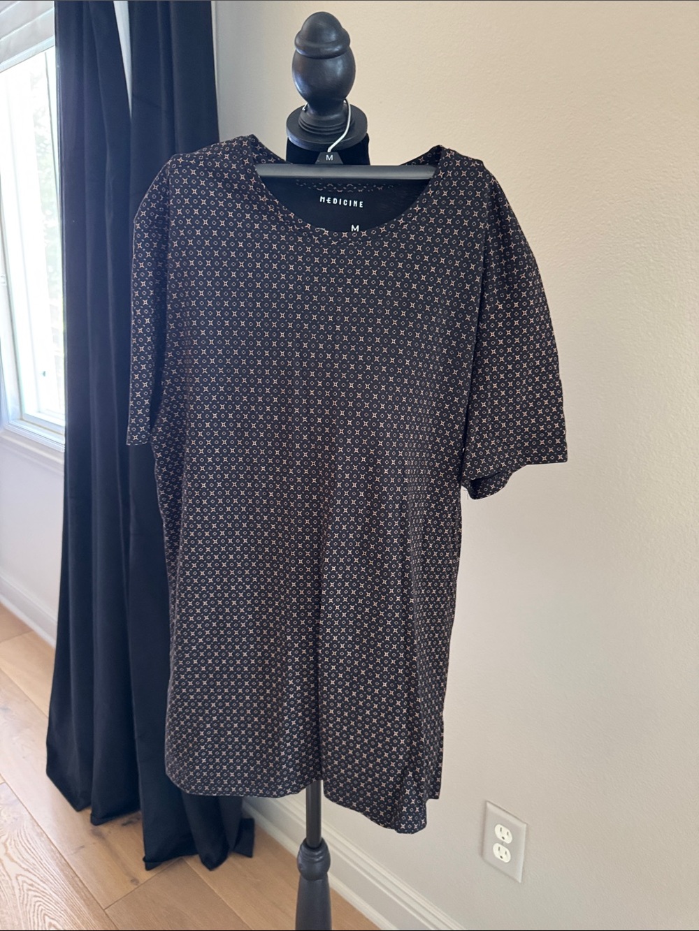 Men’s Black Patterned Short-Sleeve Shirt